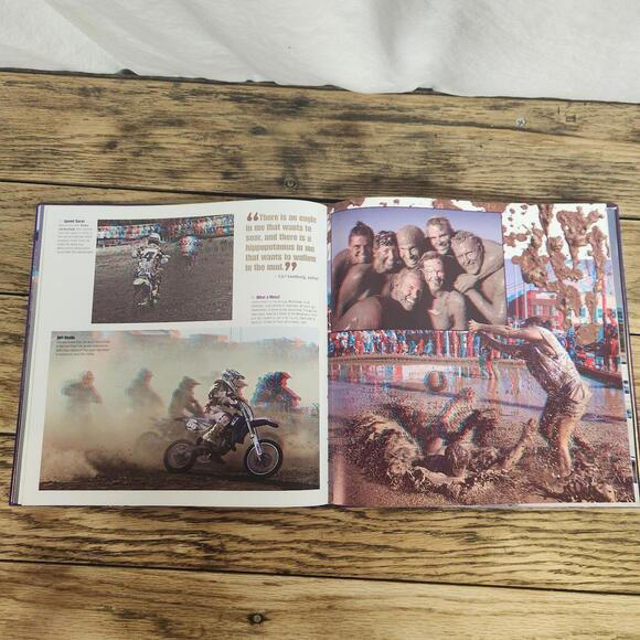 Sports Illustrated Kids In Your Face 3D Book - Picture 4 of 6